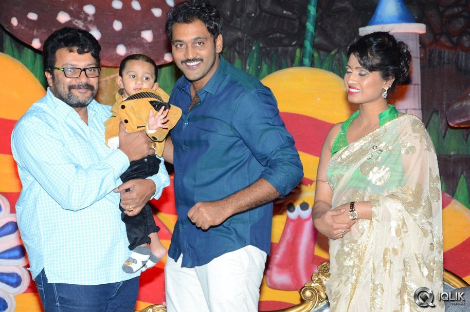 Ajay-Son-Dheeran-1st-Birthday-Celebrations-2014